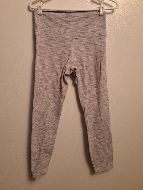 lululemon athletica Pants - Lululemon Wunder Under high-rise leggings in a light heathered gray.